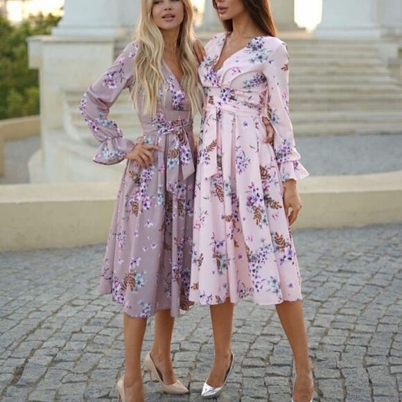 BEAUTIFUL Pink Floral Midi Dress - Picture 4 of 9